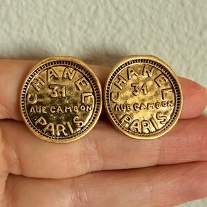 ✨Vintage Chanel Coin Medallion Clip-On Earrings✨